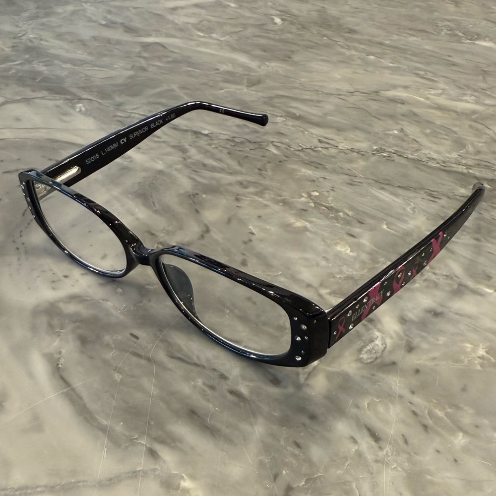 Ellen Tracy Survivor glasses/readers 
1.50 prescription 
Never worn with case